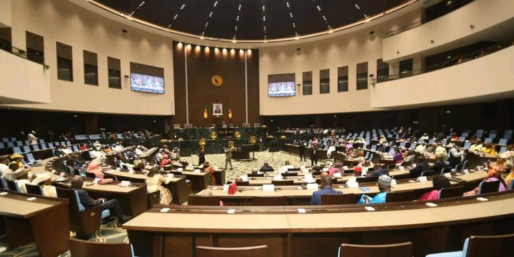 La prorogation des mandats parlementaires au Cameroun : solution pragmatique ou recul démocratique ?